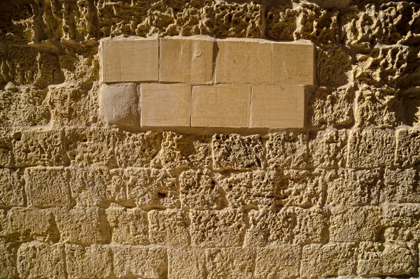 Ortaçağ duvarında yenileme ve yenileme ayrıntıları