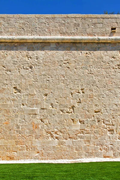 Los Muros Bastión Recientemente Restaurados Que Rodean Ciudad Medieval Mdina —  Fotos de Stock