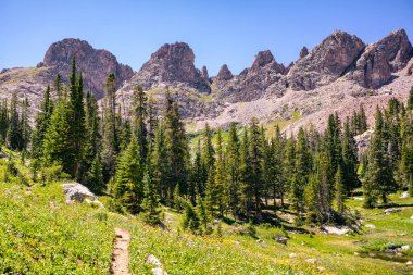 Eagles Nest Wilderness, Colorado 'da yürüyüş yaparken çekilmiş manzara fotoğrafları.