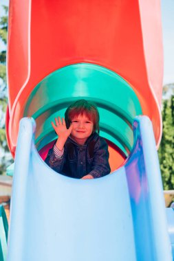 Mutlu Çocuk slaytta