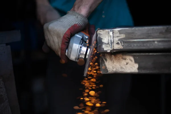 Corte Metal Aço Moagem Trabalhe Como Moedor Faíscas Por Fricção — Fotografia de Stock