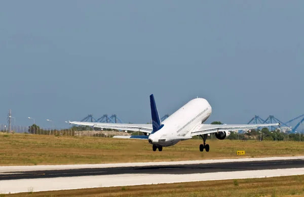 Aviones Civiles Despegando Aeródromo Malta — Foto de Stock