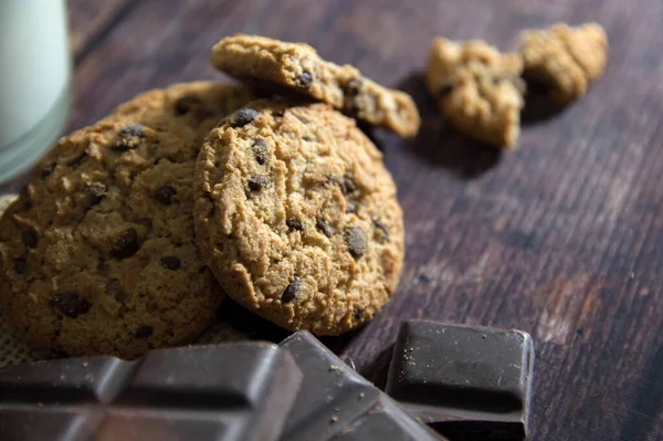 Biscoitos Deliciosos Com Chips Chocolate — Fotografia de Stock