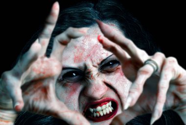 Dişi Korkunç Gece Terörü Ghoul