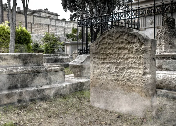 Geisterhaftes Ektoplasma Und Gesicht Auf Einem Friedhof Aus Dem Jahrhundert — Stockfoto