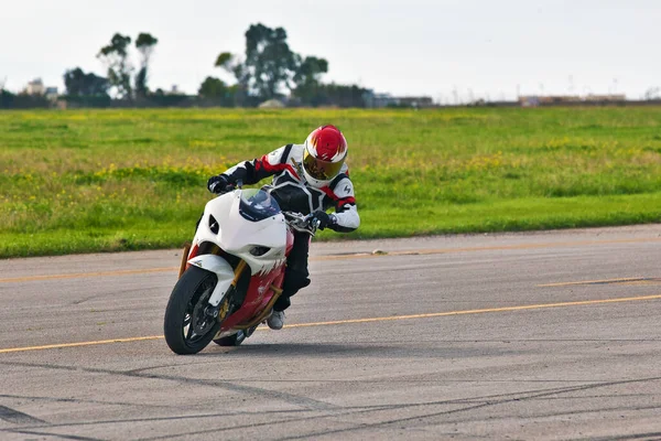 Luqa Malta Dic Stunt Rider Angyal Zoltan Monta Sin Rueda —  Fotos de Stock