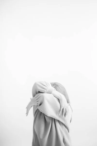 Sensueel Kunstportret Van Een Model Een Witte Achtergrond — Stockfoto