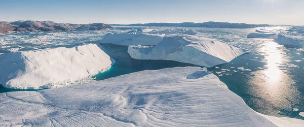 Eisberge Die Aus Der Luft Auf Dem Meer Treiben Panoramischer — Stockfoto