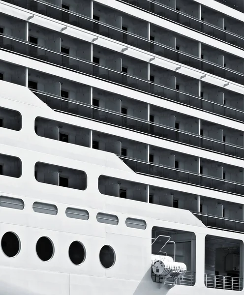 Monochrom Abstraktes Detail Von Einem Modernen Kreuzfahrtschiff — Stockfoto