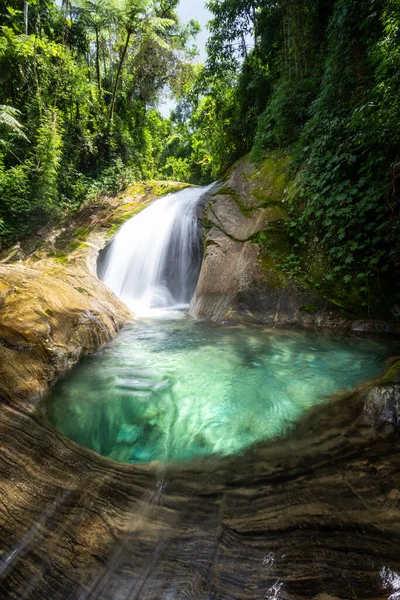 Schöner Blick Auf Den Grünen Atlantischen Regenwald Wasserfall Mit Blauem — Stockfoto