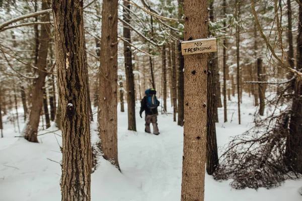 Trespassing Sign Trail Woods — Stock Photo, Image