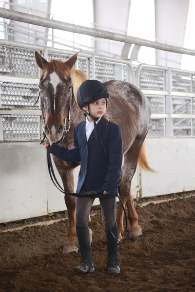 Lány Verseny Angol Nyelven Horse Show — Stock Fotó