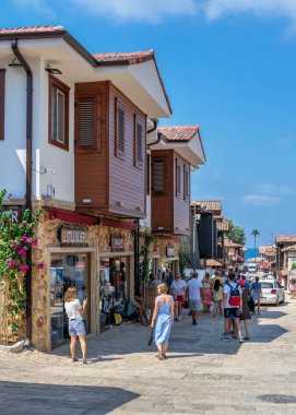 Yana, Türkiye 18.07.2021. Türkiye 'nin Antalya ilinin Antik Kenti güneşli bir yaz gününde