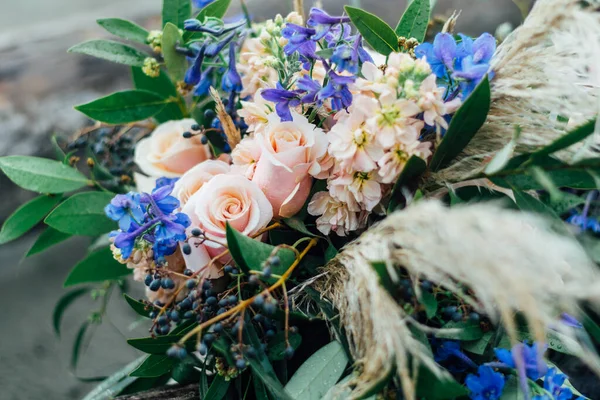 Kumsalda Düğün Çiçekleri — Stok fotoğraf