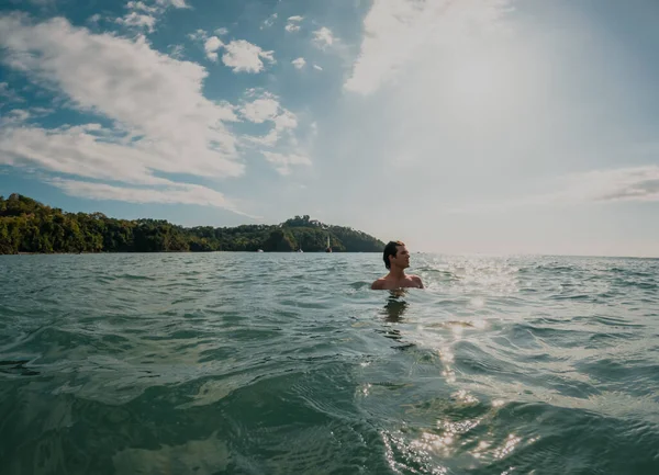 Teenage Boy Ocean Tropical Vacation Costa Rica — Fotografia de Stock