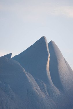 Buzdağlarının tuhaf dokuları ve şekilleri