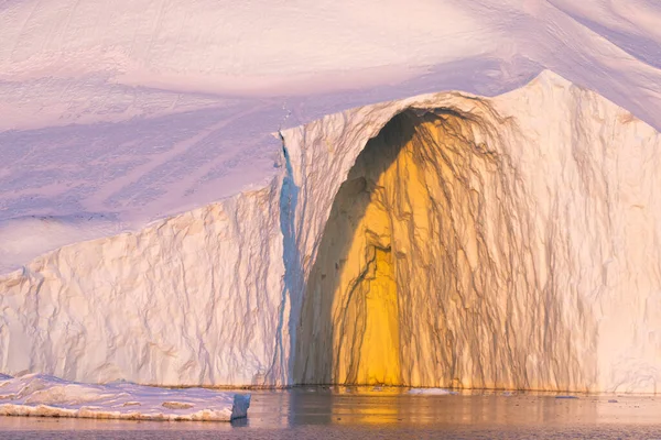 Stora Isberg Som Flyter Havet Den Arktiska Cirkeln — Stockfoto