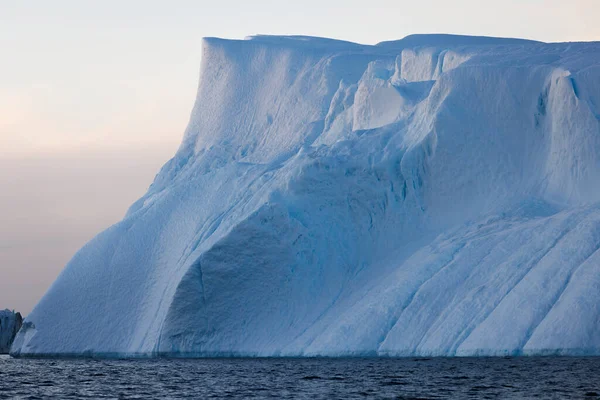 Skurrile Strukturen Und Formen Der Eisberge — Stockfoto