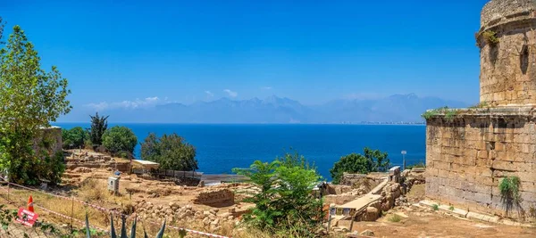 Antalya Turquia 2021 Ruínas Torre Hidirlik Cidade Velha Antalya Turquia — Fotografia de Stock