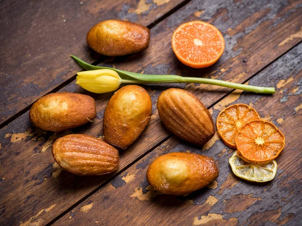 Weinig Koekjes Een Houten Tafel — Stockfoto