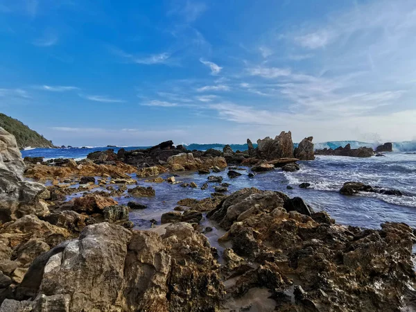 海滨岩石上的宁静 — 图库照片