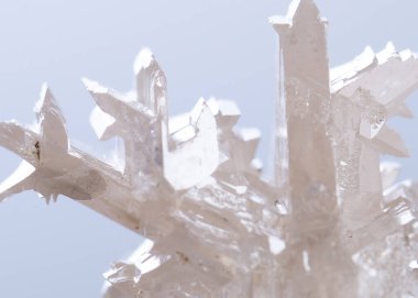 Serrusit mineral numunesi kaya jeoloji taşı kristali