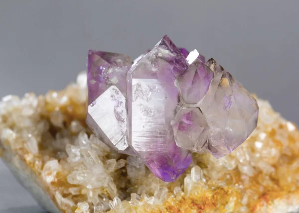 Amethyst Mineral Specimen Stone Rock Geology Gem Crystal — Stock Photo, Image