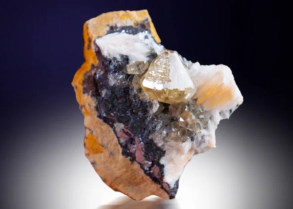 Керазитовий Мінеральний Зразок Кам Яна Гірська Геологія Дорогоцінний Кристал — стокове фото