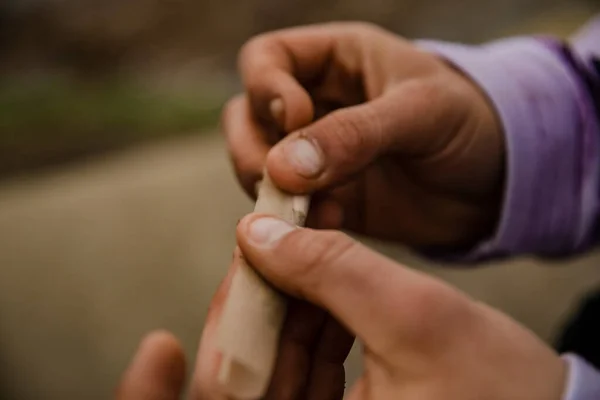 Hands Man Rolling Marijuana Cigarette —  Fotos de Stock