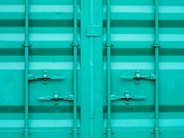 Grüner Frachtcontainer Die Eingangstüren Von Schiffscontainern Türmontage Schiffscontainer Außen — Stockfoto