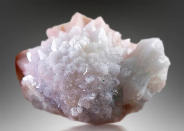 Pink Quartz Mineral Specimen Stone Rock Geology Gem Crystal — Stock Photo, Image
