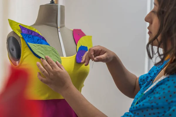 Latin Fashion Designer Creating Dress Mannequin Using Needles —  Fotos de Stock