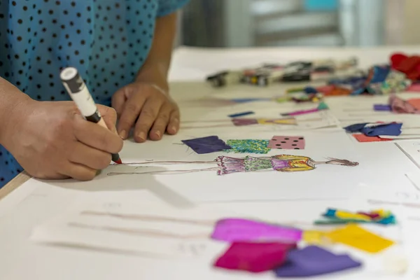 Close Fashion Designer Drawing Sketches Her Desk —  Fotos de Stock