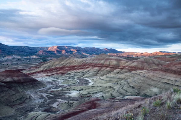 Awesome Geology Exposed Strange Mountains John Day Fossil Beds State — 스톡 사진