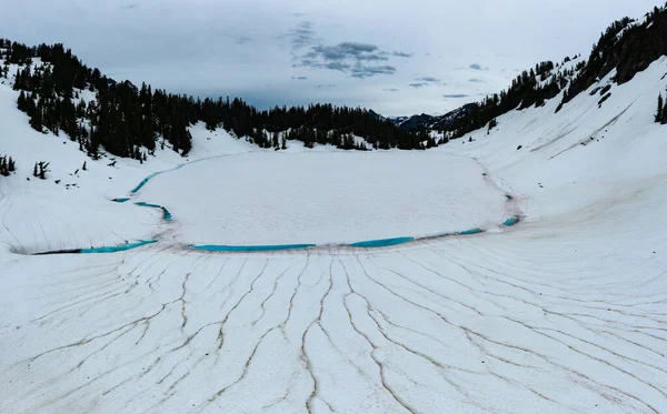 Patterns Melting Snow Twin Lakes High Washington Mountains — Stockfoto