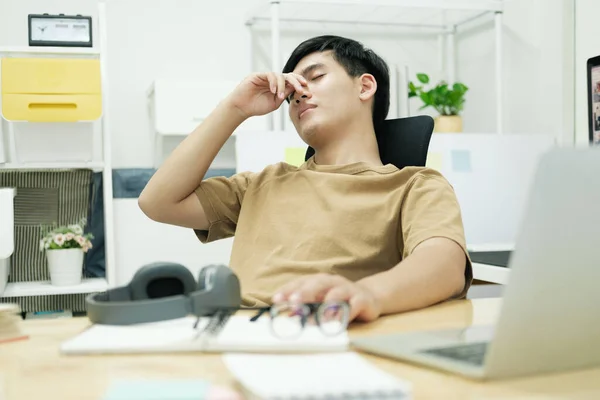 Frustrated Student Casual Clothes Eyes Closed Trying — Foto de Stock