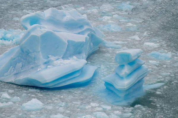 Льодовик Плаває Лаго Архентіно Після Відколювання Льодовика Періто Морено — стокове фото