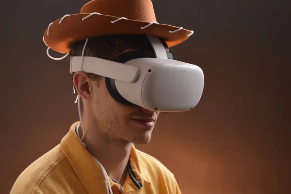 Cowboy Wannabe Oculus Headset — Stock Photo, Image