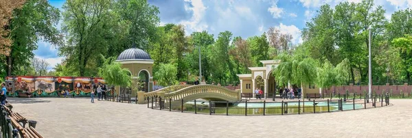 Odessa Ukraina 2022 Aleje Odessa Zoo Ukrainie Słoneczny Wiosenny Dzień — Zdjęcie stockowe