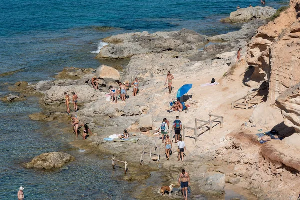 Formentera Spagna 2021 Agosto Persone Nella Bellissima Cala Baster Sull — Foto Stock