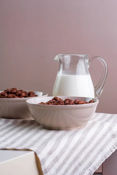 Süt Çikolatalı Mısır Gevreği Kasede — Stok fotoğraf