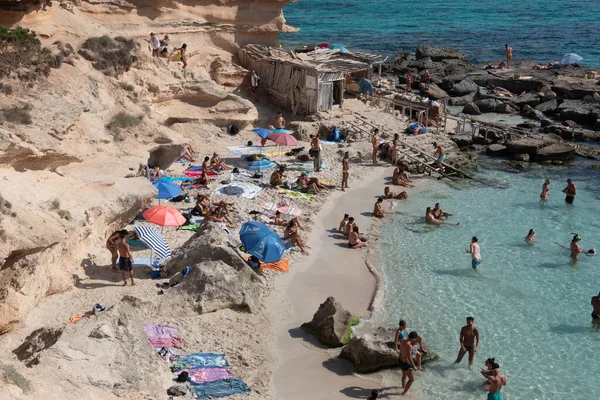 Formentera Spanje 2021 Juni Mensen Formentera Strand Van Calo Mort — Stockfoto