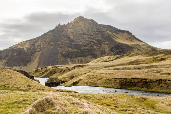 Seljalandsfoss Βρίσκεται Στη Νότια Περιφέρεια Της Ισλανδίας — Φωτογραφία Αρχείου