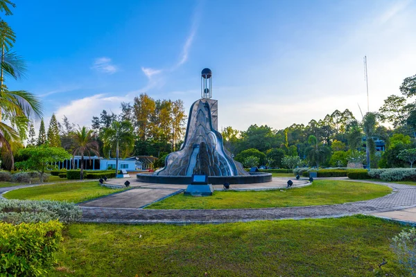 Krabi Town Thailandia Monumento Astratto Nel Parco — Foto Stock