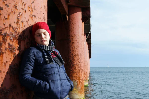 Retrato Triste Niño Años Orilla Del Mar — Foto de Stock