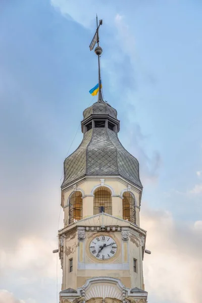 Kolomia Ukrayna 2021 Ukrayna Nın Eski Kolomia Kasabasında Bulutlu Bir — Stok fotoğraf