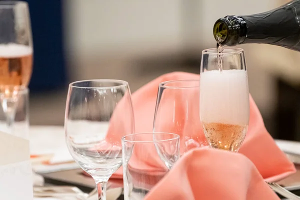 Pouring Sparkling Wine Champagne Glass — Stock Photo, Image