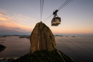 Rio de Janeiro, Brezilya 'daki teleferikten Sugar Loaf Dağı' na güzel bir manzara