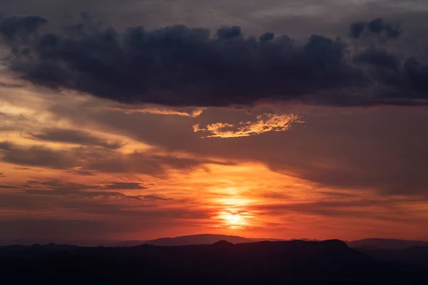 Beautiful Orange Clouds Sunset Sky Chapada Dos Veadeiros Gois State — Foto de Stock