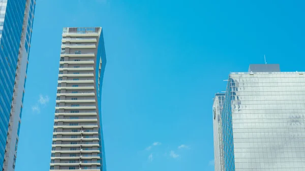 Edifício Moderno Novos Arranha Céus Céu Azul Miami Brickell — Fotografia de Stock